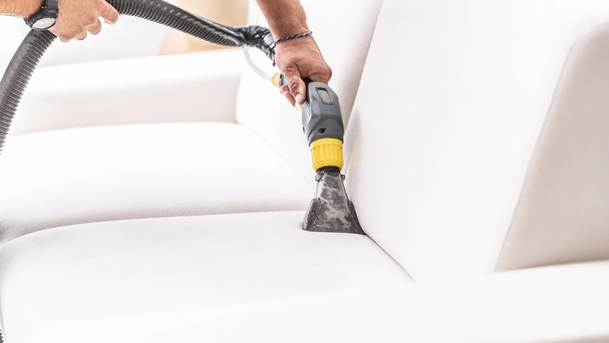 nettoyage de canapé BLANC